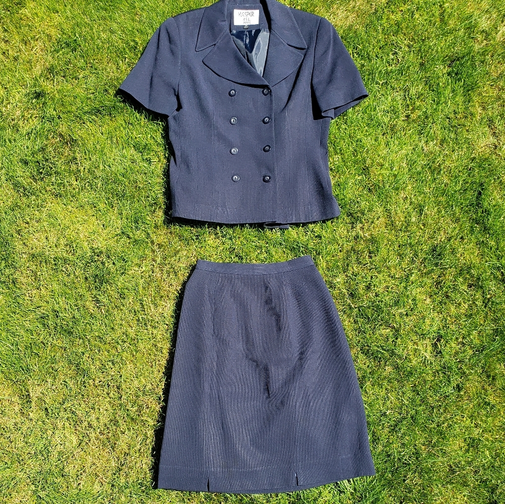 Vintage navy blue blazer with skirt Short sleeve office attire size 2 petite